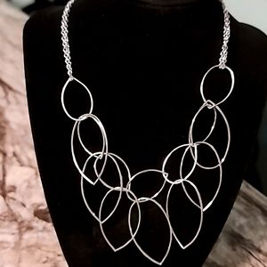 Necklace and earring set (new)